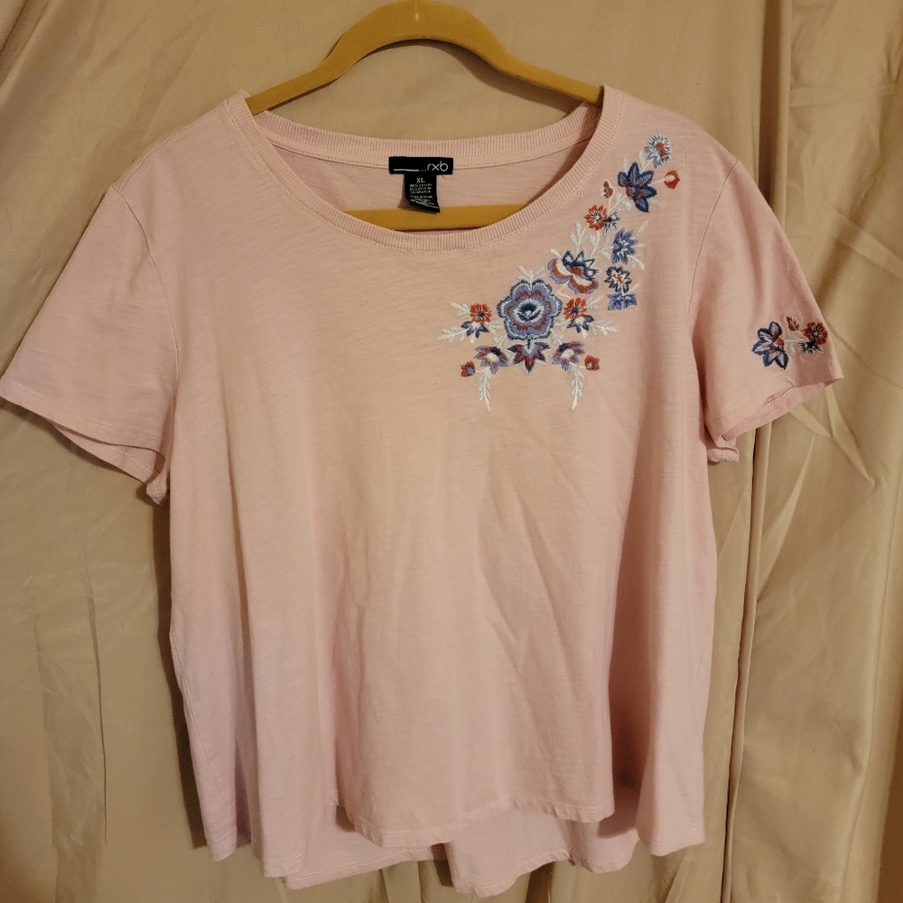 RXB Women's Gently Used Pink With Blue Floral Embroidery Short Sleeve TopSize XG
